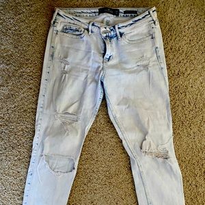 Hollister ripped washed jeans. Like new.